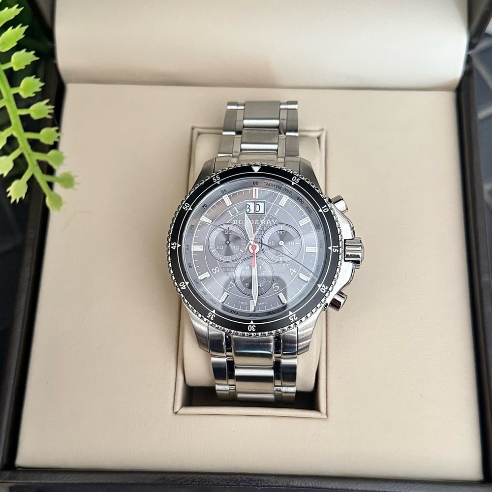 Burberry BU7602 Endurance Chronograph Black/Steel Men’s Watch - Picture 9 of 15